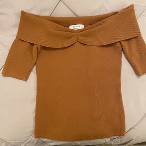 Bailey 44 women’s off-the-shoulder sweater, color: mocha; size M; NWT.